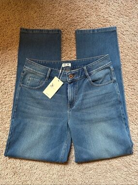 Women's Straight Leg Jeans - Size M